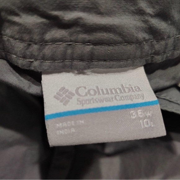 Columbia Men's Gray Flat Front Shorts - Picture 3 of 3